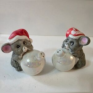 House Of Lloyd Christmas Around The World Shakers #279